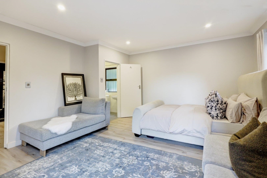 6 Bedroom Property for Sale in Welgemoed Western Cape